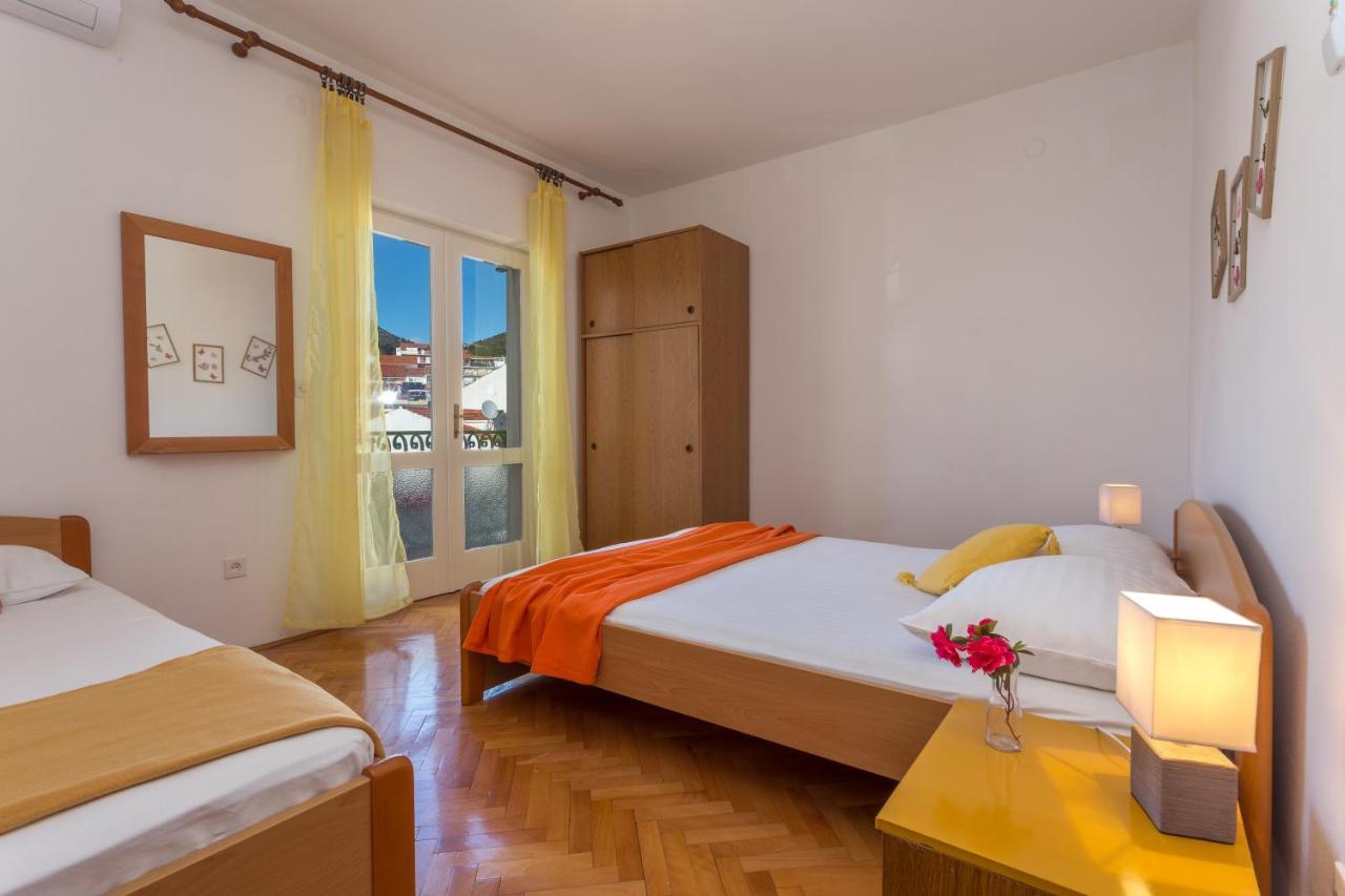 Apartments Marija Bibic Hvar Town Exterior photo