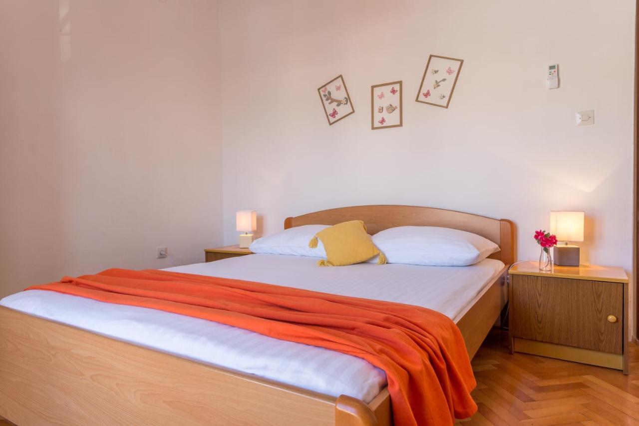 Apartments Marija Bibic Hvar Town Exterior photo