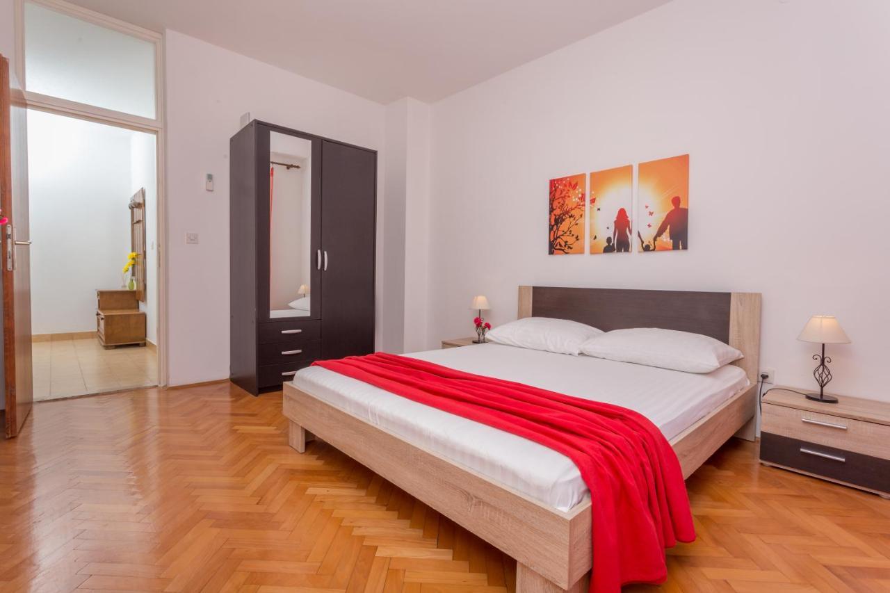 Apartments Marija Bibic Hvar Town Exterior photo